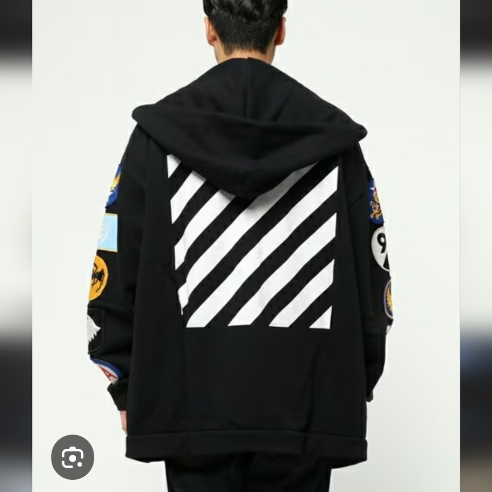 OFF-WHITE HOODIE SIZE L Decorative embroidered patches down both sleeves. - Picture 4 of 16
